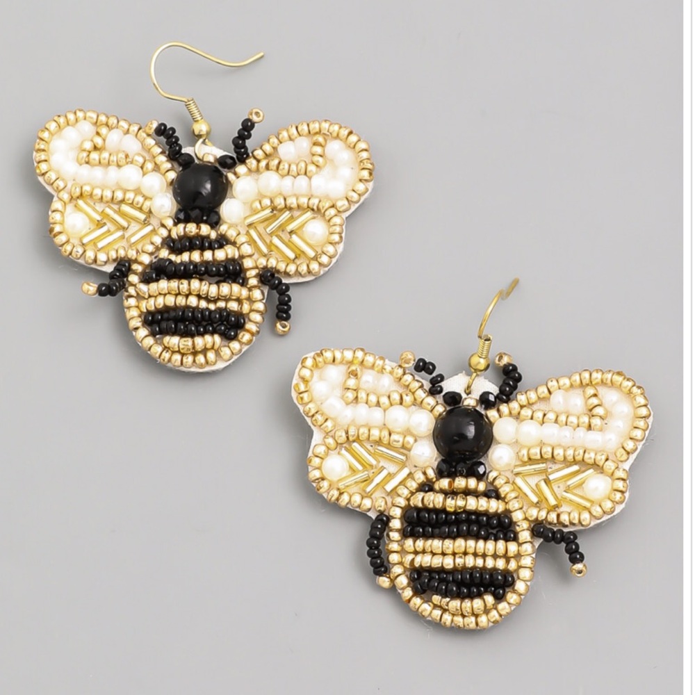 Buzzy Bee Earrings 🐝